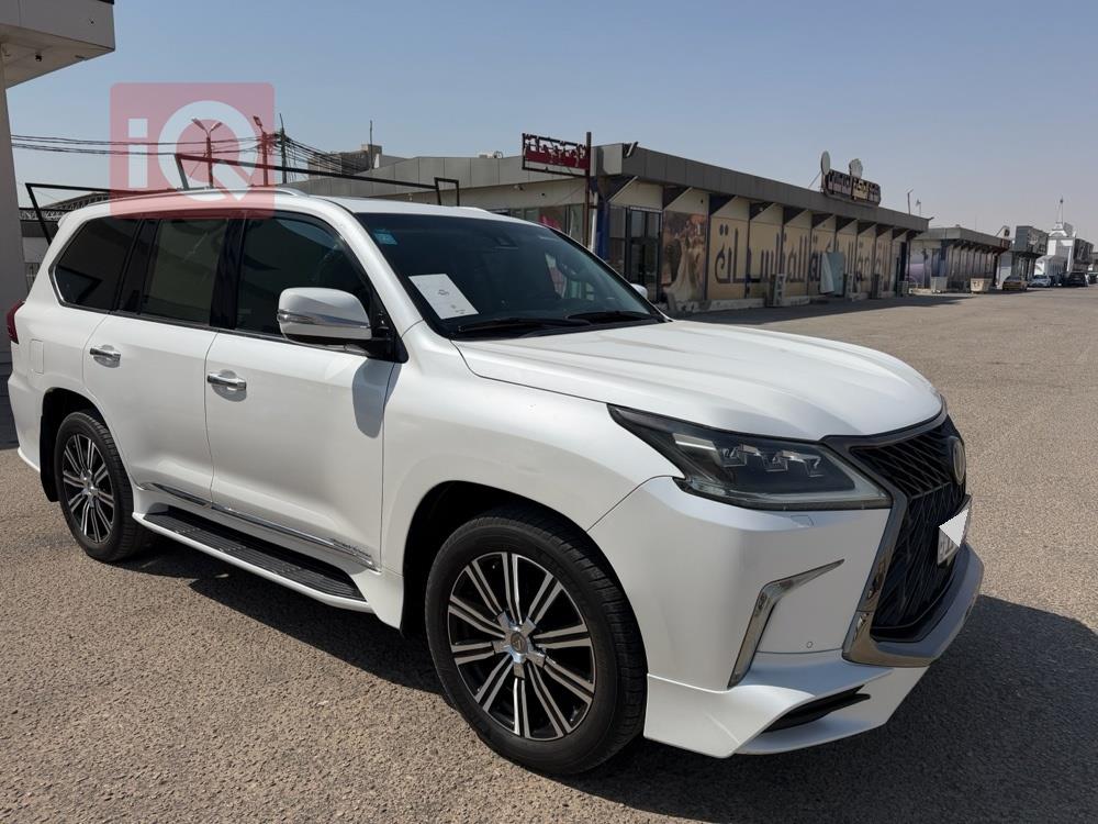 Lexus LX